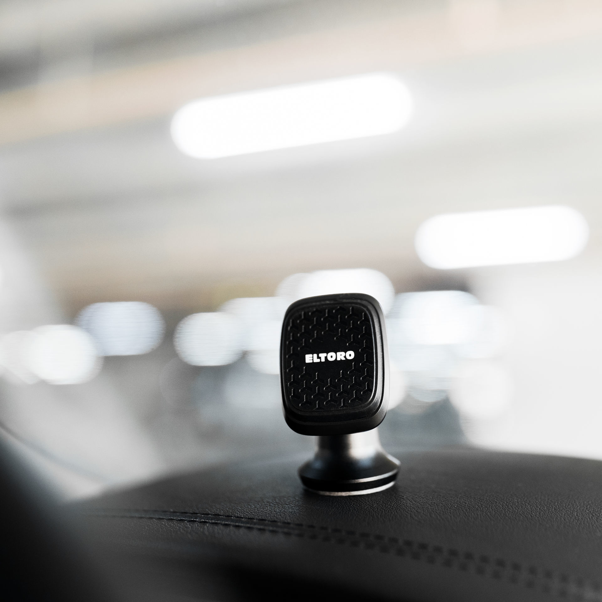 Eltoro Magnetic Metal Car Mount - Black